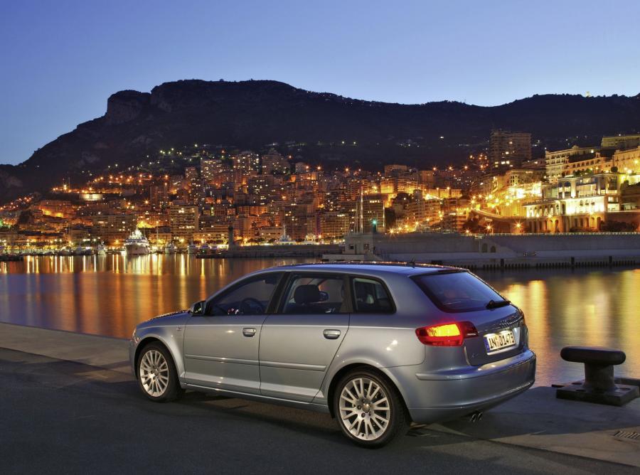  Audi A3 Sportback 2.0T (8PA) 2004 года  (WW) (фото 2 из 21)